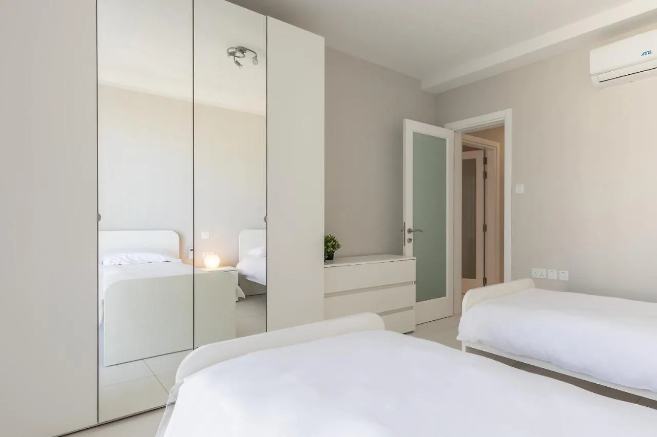 Is-Swieqi Your Home Away From Home - Top Floor Apt Close To The Beach & Entertainment 0*,  מלטה