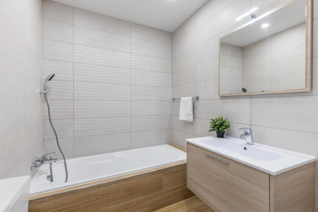 Apartment Your Home Away From Home - Top Floor Apt Close To The Beach & Entertainment Is-Swieqi Malta